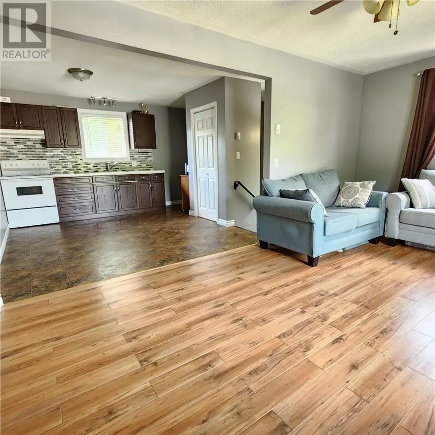 921-923 Martindale