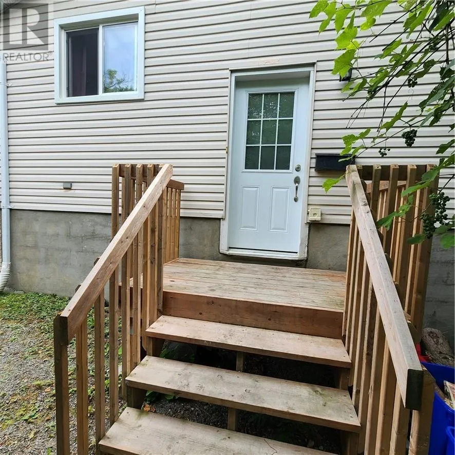 921-923 Martindale