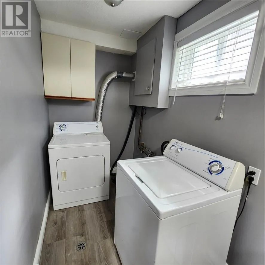 921-923 Martindale