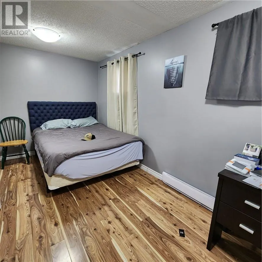 921-923 Martindale