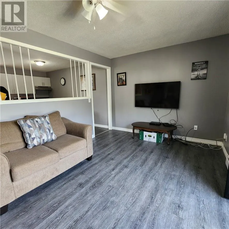 921-923 Martindale