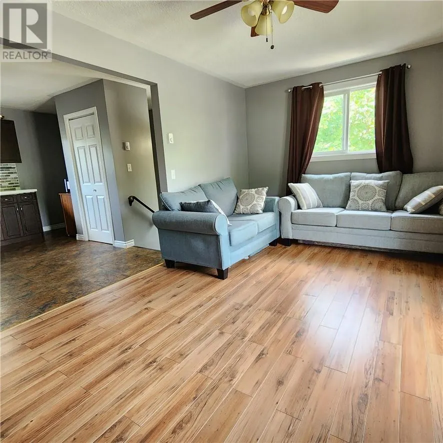 921-923 Martindale