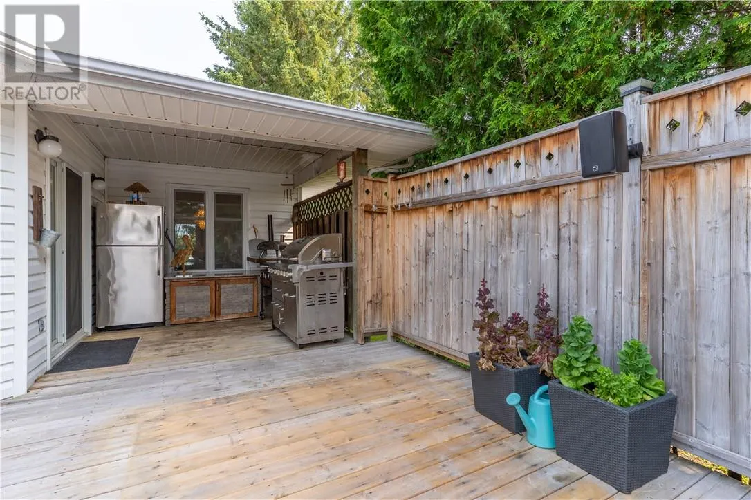 433 Raymond Crescent