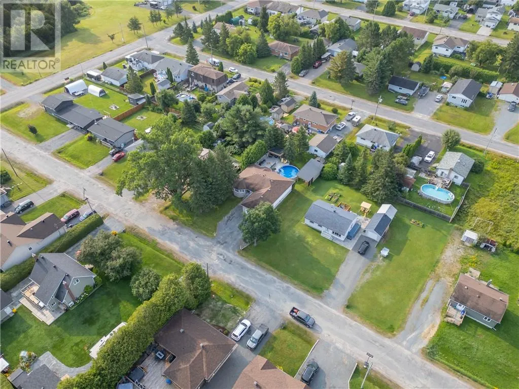 433 Raymond Crescent