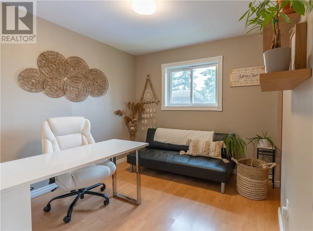 433 Raymond Crescent