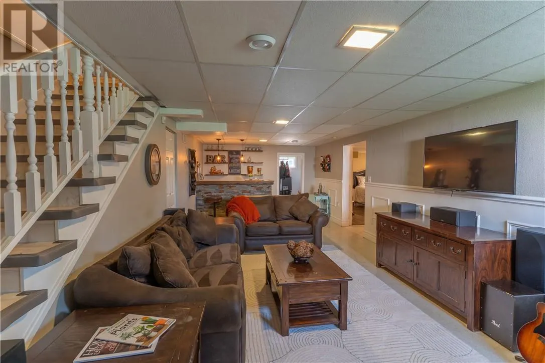 433 Raymond Crescent