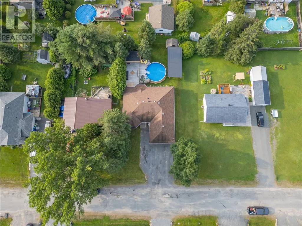 433 Raymond Crescent