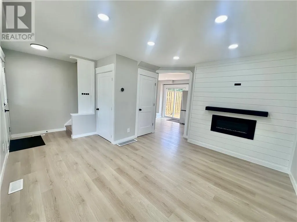830 Cambrian Heights