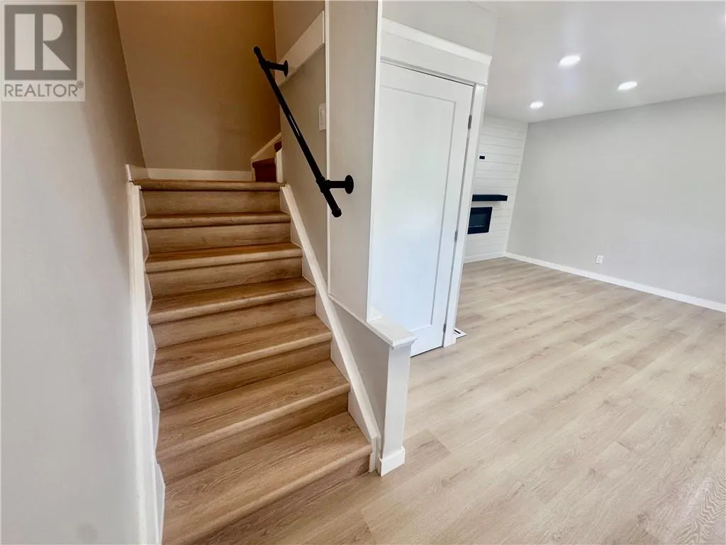 830 Cambrian Heights
