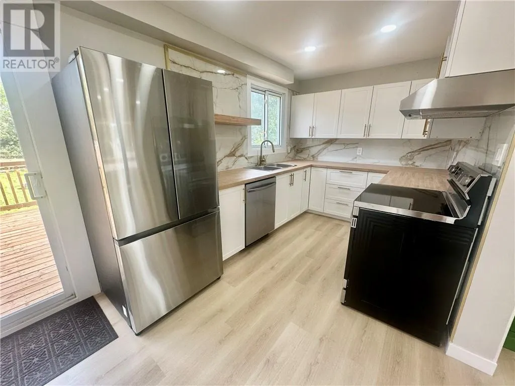 830 Cambrian Heights
