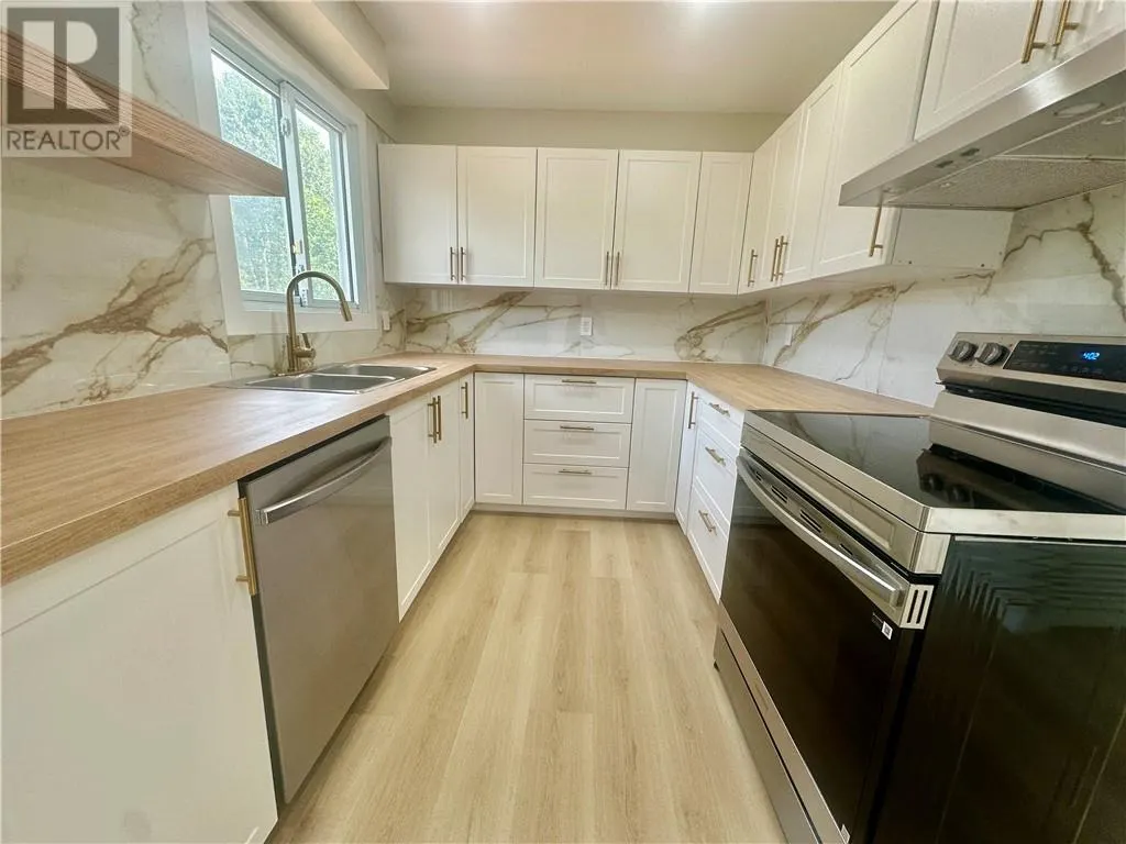 830 Cambrian Heights