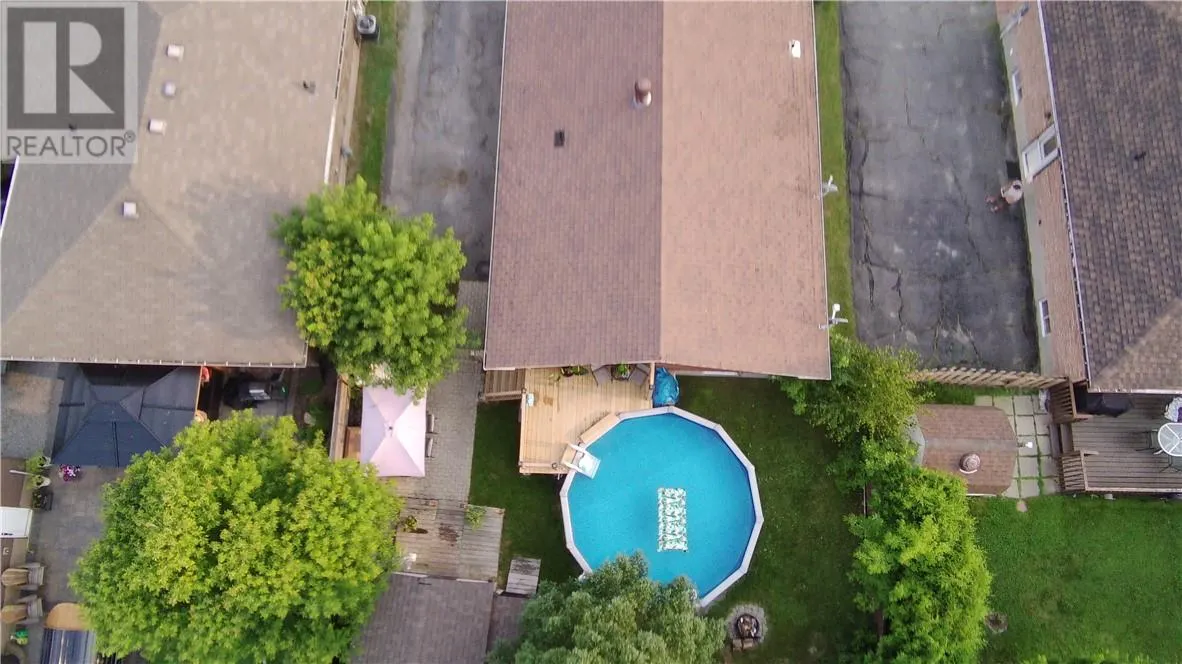 946 Windermere Crescent