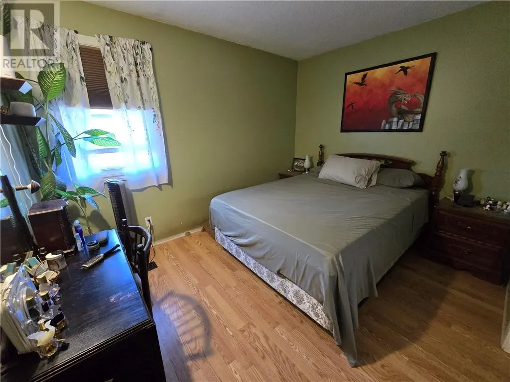 151 Secord South