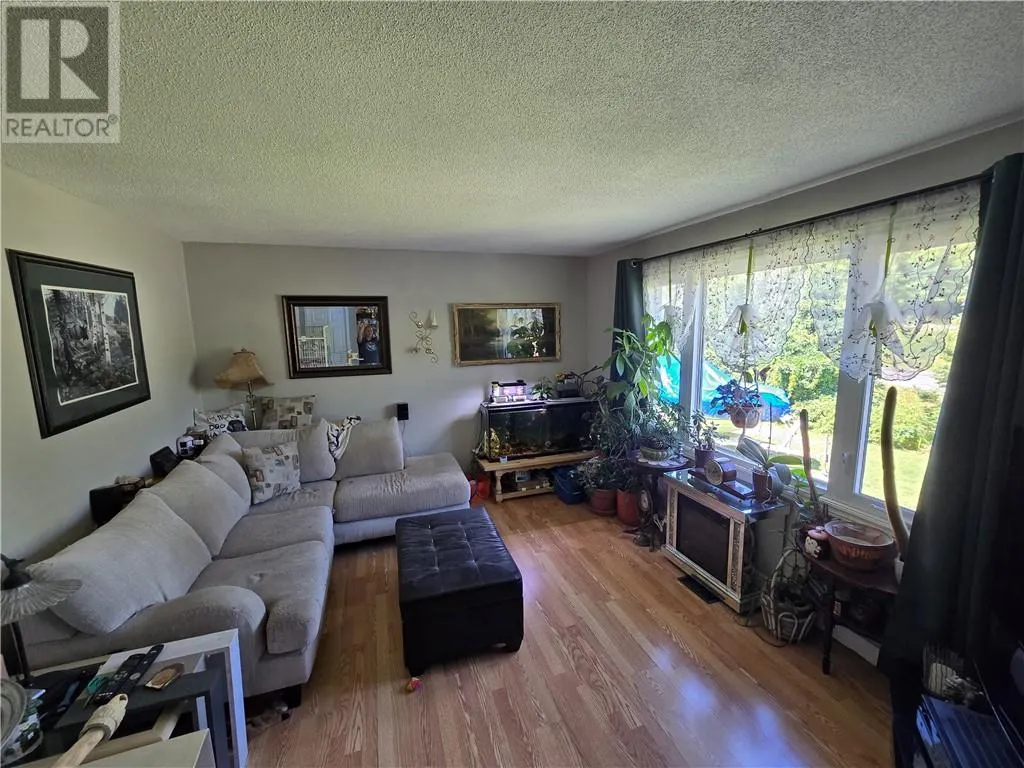 151 Secord South