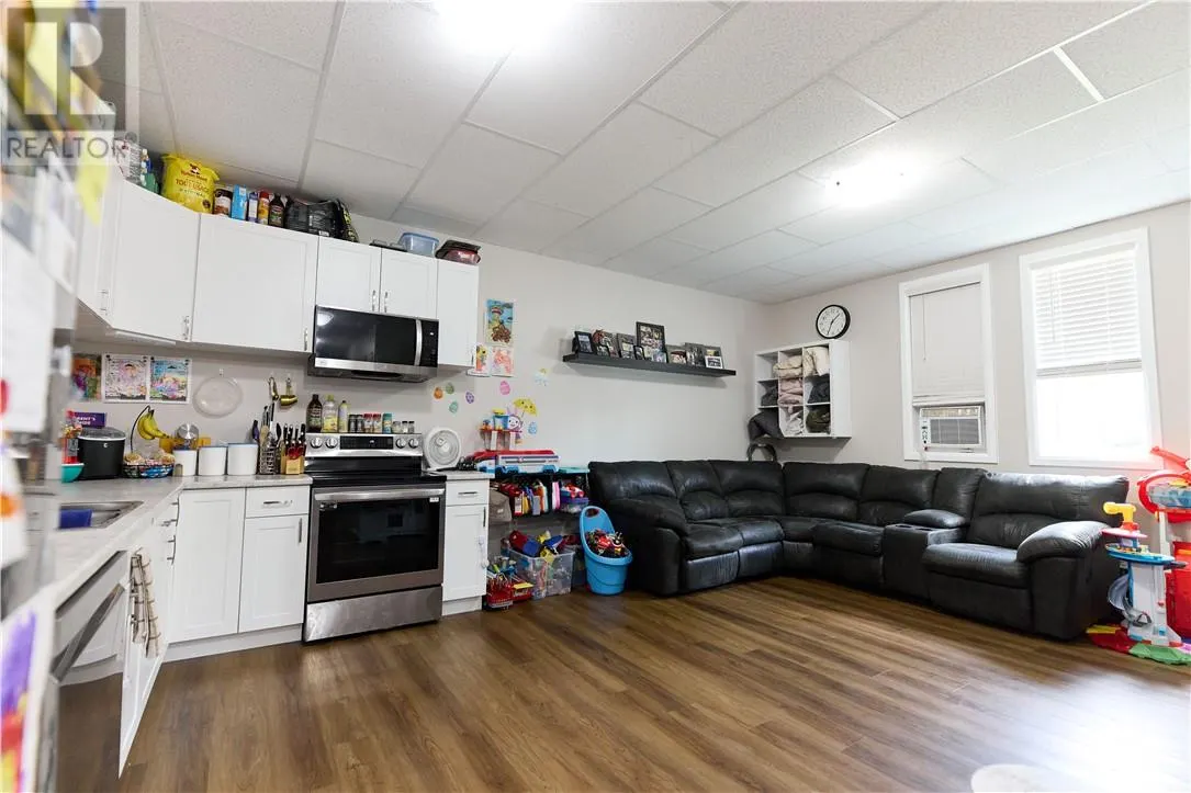 4868 Highway 69 N