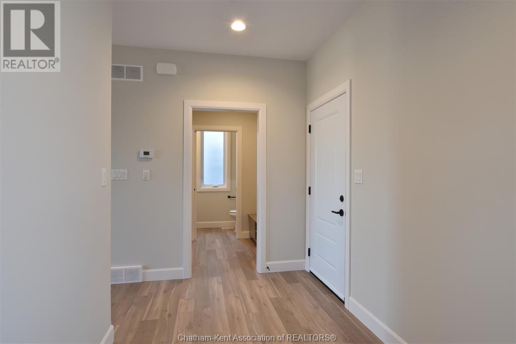 Listing 22024333 - Large Photo # 3