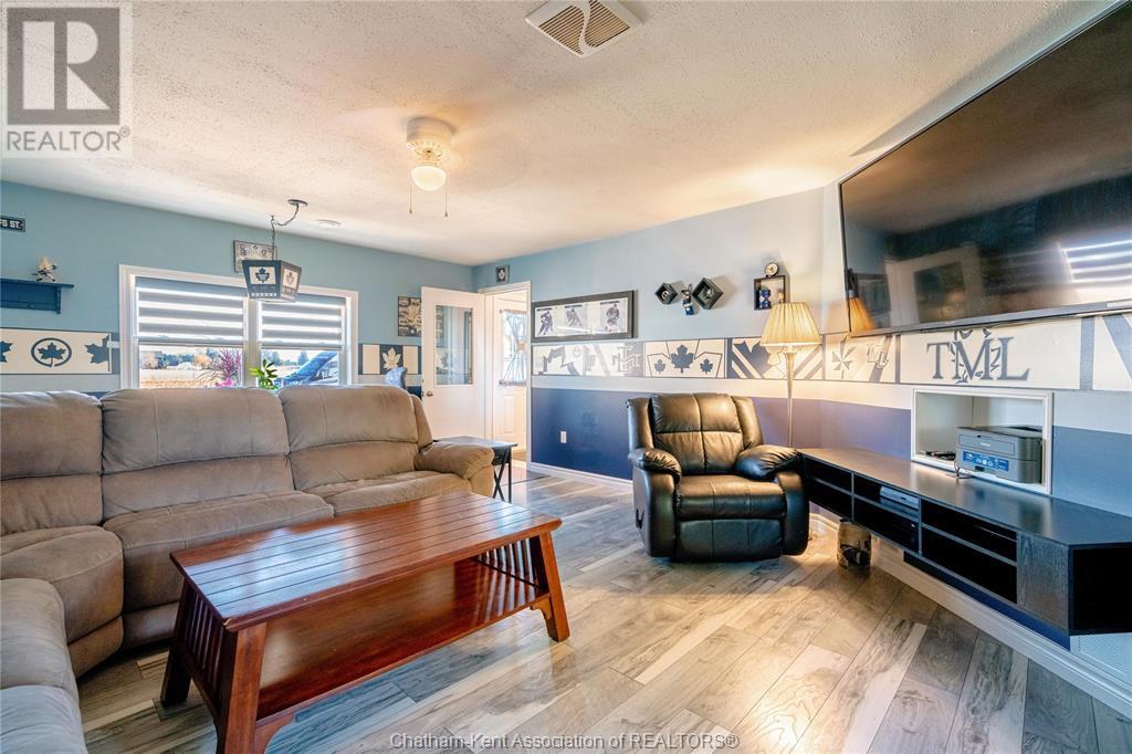 Listing 22024427 - Large Photo # 12