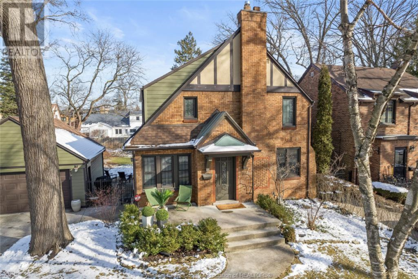2430 GLADSTONE AVENUE, Windsor