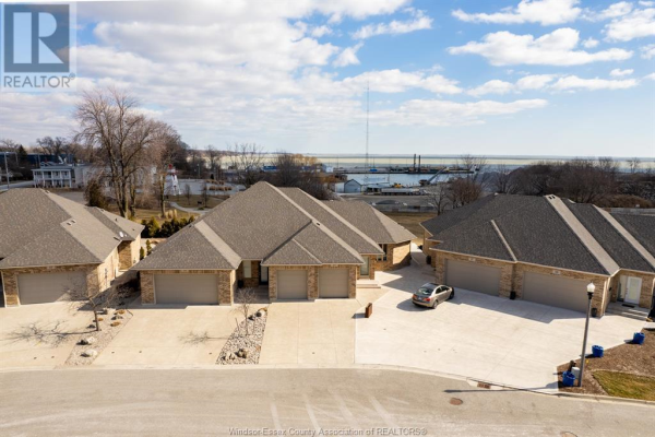 19 METTAWAS LANE, Kingsville