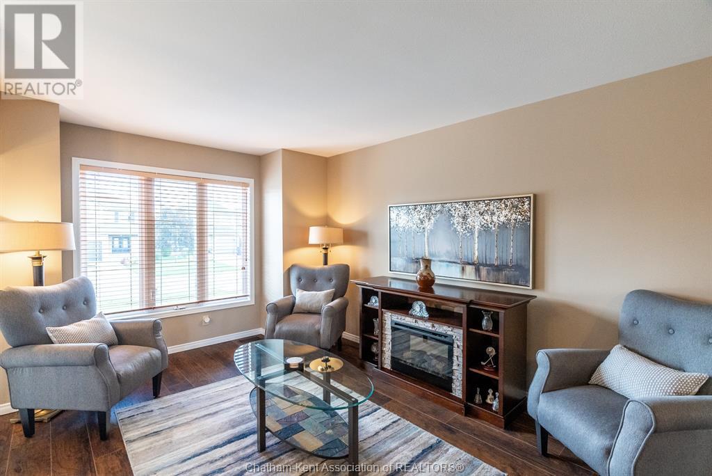 Listing 23003198 - Large Photo # 10