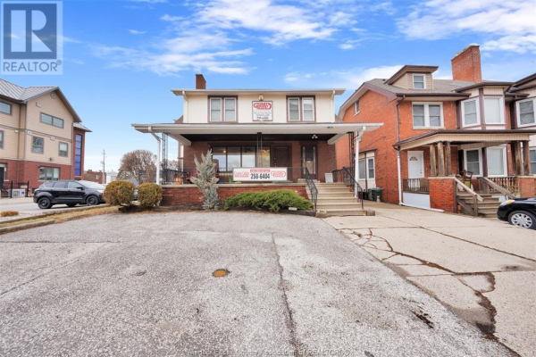 1069 OUELLETTE, Windsor