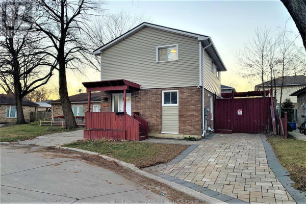 1218 COTTAGE, Windsor