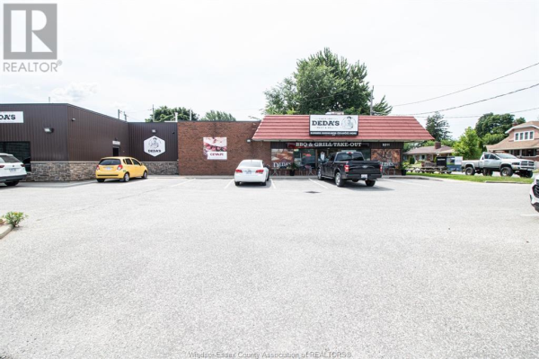 5211 TECUMSEH ROAD East, Windsor