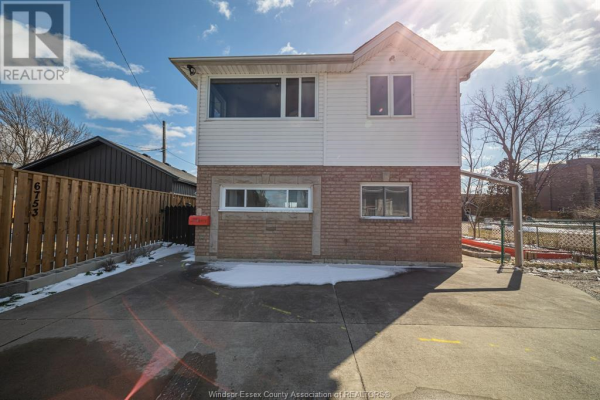 6753 RIVERSIDE DRIVE East, Windsor