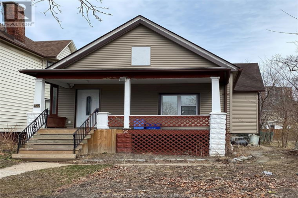 702 CHURCH, Windsor