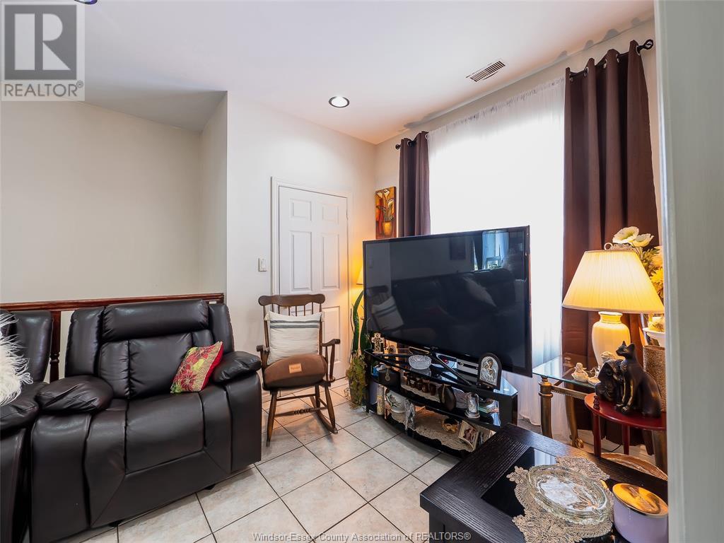 Listing 23004439 - Large Photo # 24