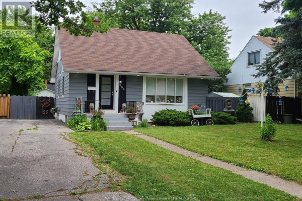 984 ASKIN AVENUE, Windsor