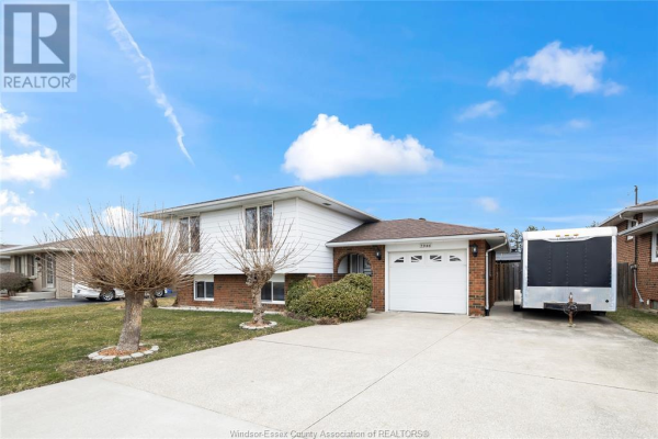2946 LLOYD GEORGE BOULEVARD, Windsor