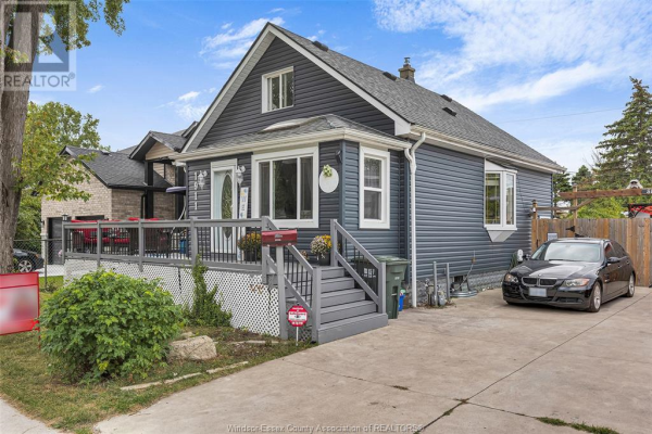 1911 LONGFELLOW AVENUE, Windsor