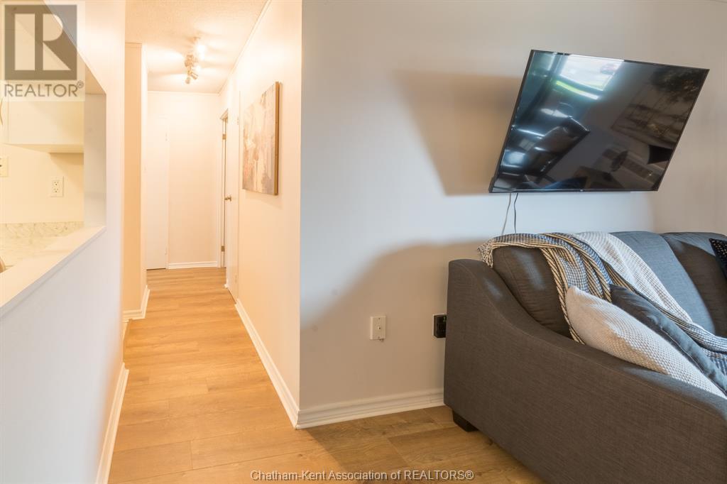 Listing 23006184 - Large Photo # 11