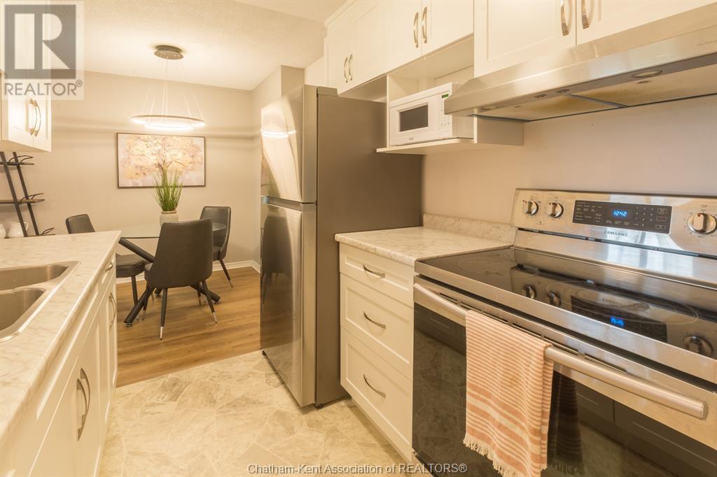 Listing 23006184 - Large Photo # 4
