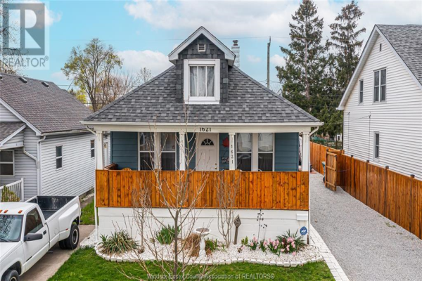 1621 HICKORY, Windsor