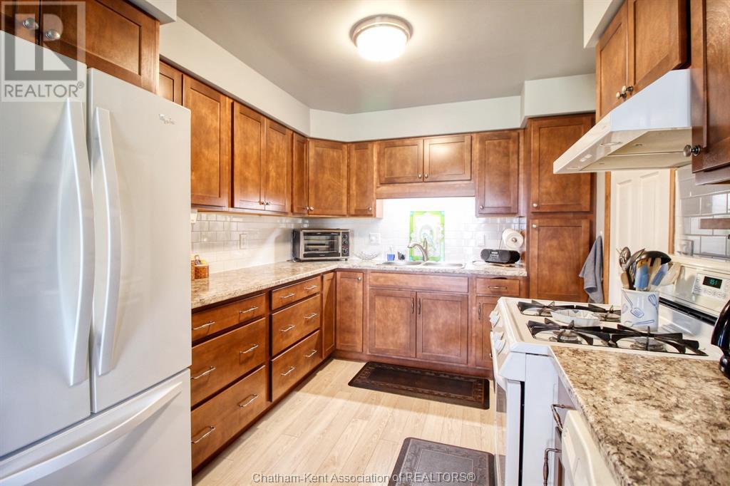 Listing 23006555 - Large Photo # 15