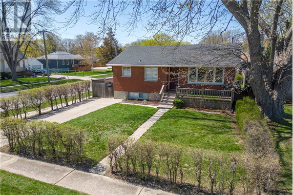 1007 BRIARFIELD AVENUE, Sarnia