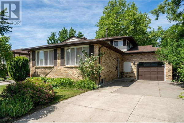 1211 BLU AIRE GATE, Sarnia