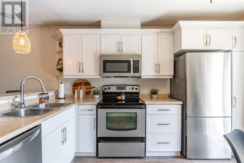 Listing 23009064 - Large Photo # 7