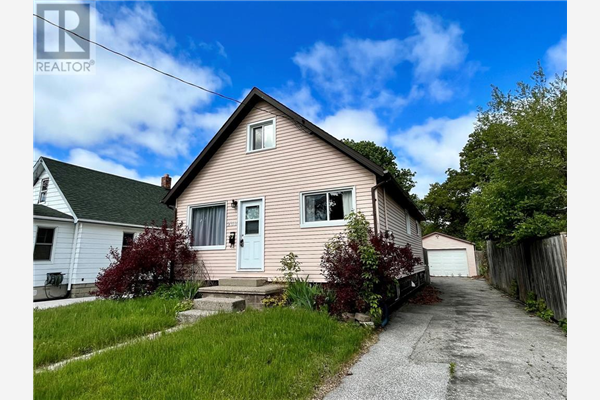 209 COLLINGWOOD STREET, Sarnia