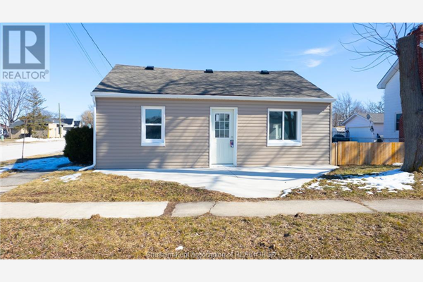 3494 Water STREET East, Sombra
