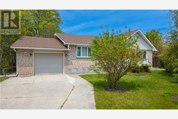 1114 LAKESHORE ROAD, Sarnia