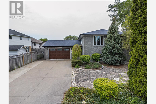 12055 DILLON DRIVE, Tecumseh