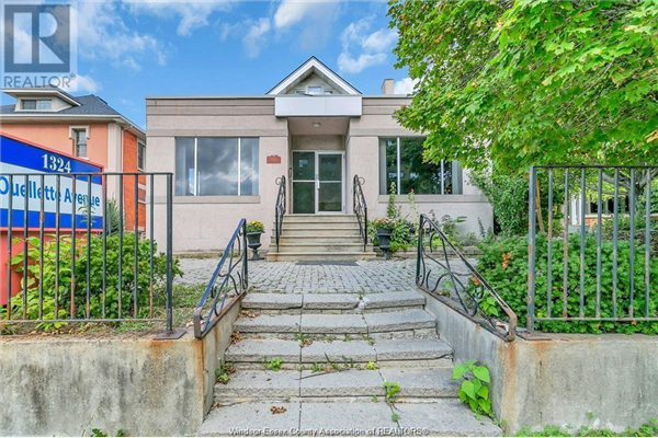 1324 OUELLETTE AVENUE, Windsor