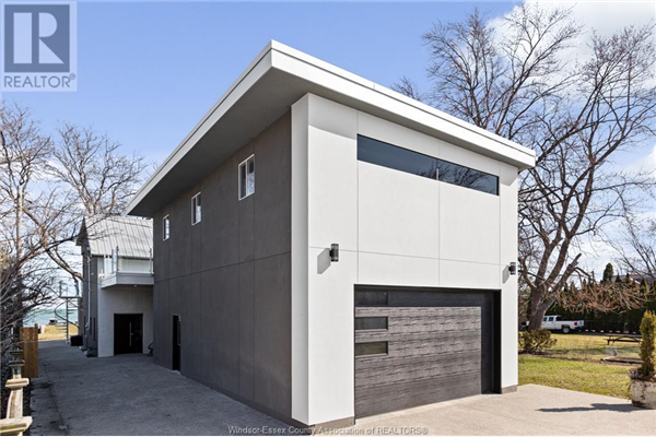 1674 CAILLE AVENUE, Lakeshore