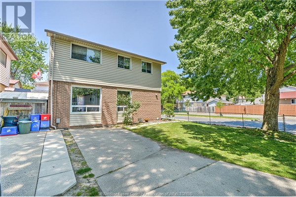 8490 EASTMOOR COURT, Windsor