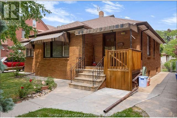 1580 VICTORIA, Windsor