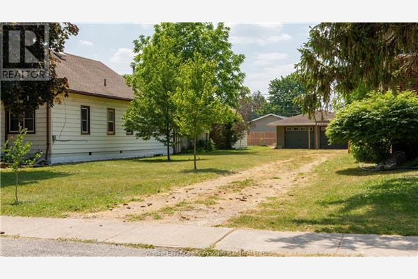 1329 ST. ANNE BOULEVARD, Tecumseh