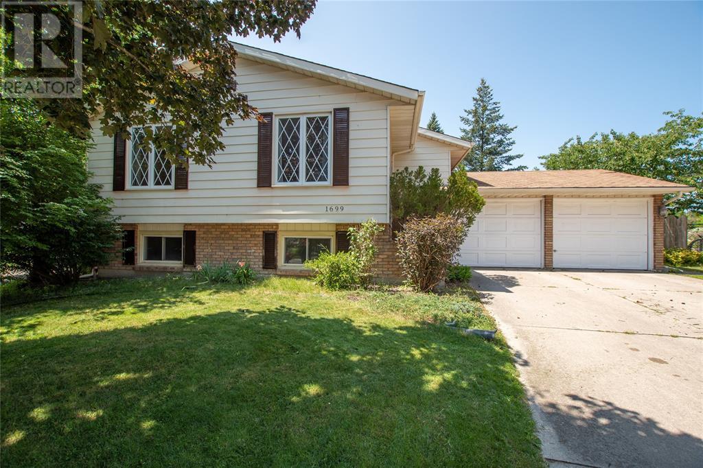 1699 WILLOWBROOK CRESCENT